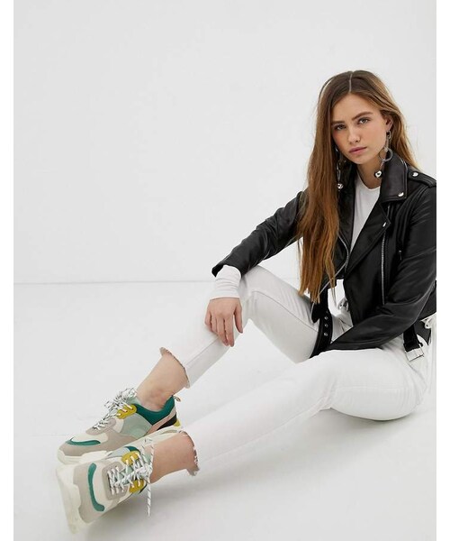 Bershka（ベルシュカ）の「Bershka cropped faux leather biker jacket in black（ライダースジャケット・レディース・Black・XS/S/M/L）」の3枚目の写真