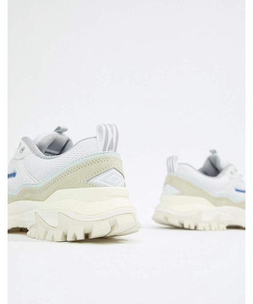 UMBRO（アンブロ）の「Umbro Bumpy Sneakers in White（スニーカー・レディース・White・Us 8）」の4枚目の写真