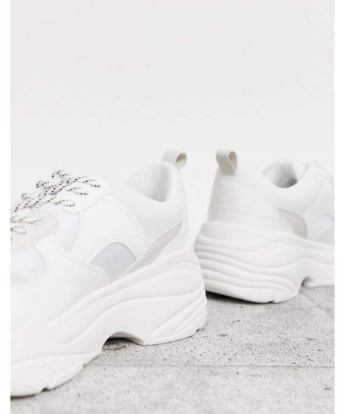 stradivarius（ストラディバリウス）の「Stradivarius chunky sneakers in white（スニーカー・レディース・White・Us 4/Us 6/Us 9）」の4枚目の写真