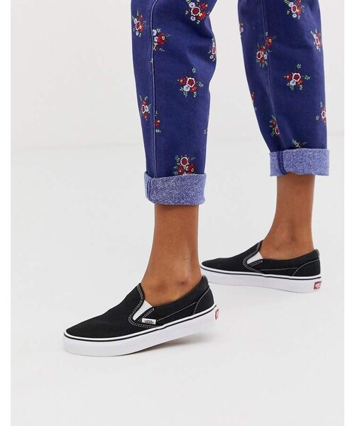 VANS（バンズ）の「Vans Classic Slip-On black sneakers（スニーカー・レディース・Black・Us 5/Us 5.5/Us 6/Us 6.5/Us 7/Us 7.5/Us 8/Us 9.5/Us 10）」の2枚目の写真