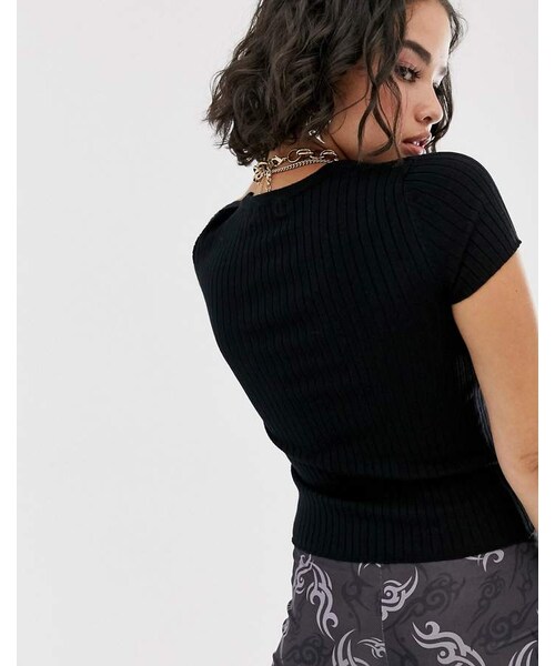 Bershka（ベルシュカ）の「Bershka ribbed knitted shortsleeve top in black（トップス・レディース・Black・XS/S/M/L）」の3枚目の写真