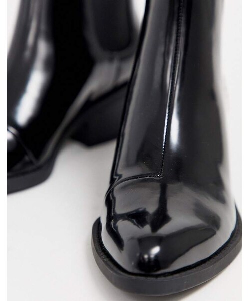 MONKI（モンキ）の「Monki faux leather heeled boots with pointed toe in black（ブーツ・レディース・Black・Us 5/Us 6/Us 7/Us 8/Us 9/Us 10）」の3枚目の写真