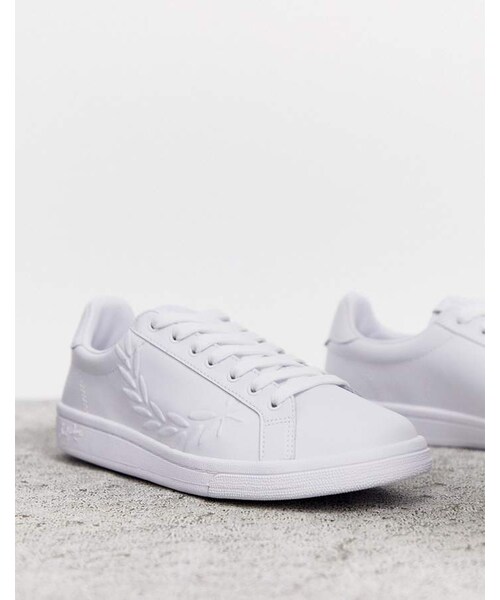 FRED PERRY（フレッドペリー）の「Fred Perry b721 embossed laurel wreath logo leather sneakers（スニーカー・レディース・White・Us 5/Us 6/Us 7/Us 8/Us 8.5）」の3枚目の写真