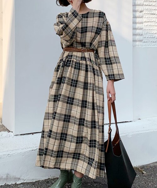 DHOLIC(ディーホリック)の「ルーズチェックワンピース(ワンピース・レディース・ベージュ/オレンジ・FREE)」の1枚目の写真