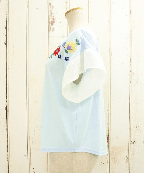 Hamble by Par Avion（ハンブルバイパラビオン）の「刺しゅうフリルTee（その他・レディース・アッシュ/サックス/オフホワイト・ワンサイズ）」の4枚目の写真