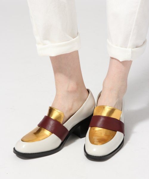 JEANASIS(ジーナシス)の「ブロックカラーヒールシューズ(シューズ・レディース・ホワイト系/ブラック系・M(23.5)/L(24.5))」の1枚目の写真