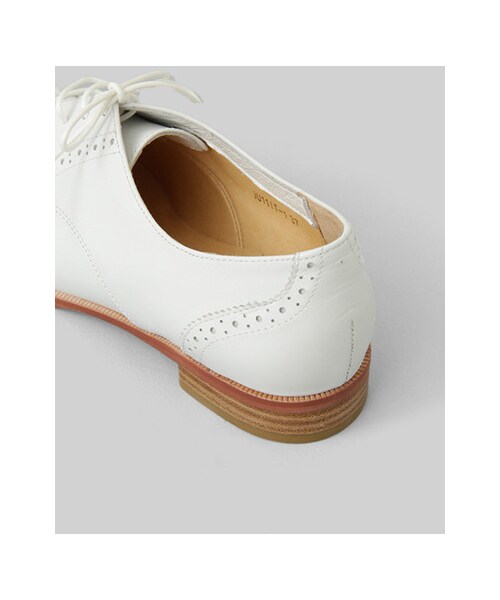 URBAN RESEARCH（アーバンリサーチ）の「jujube　Medallion Shoes（シューズ・レディース・WHITEスムース・36/37）」の6枚目の写真