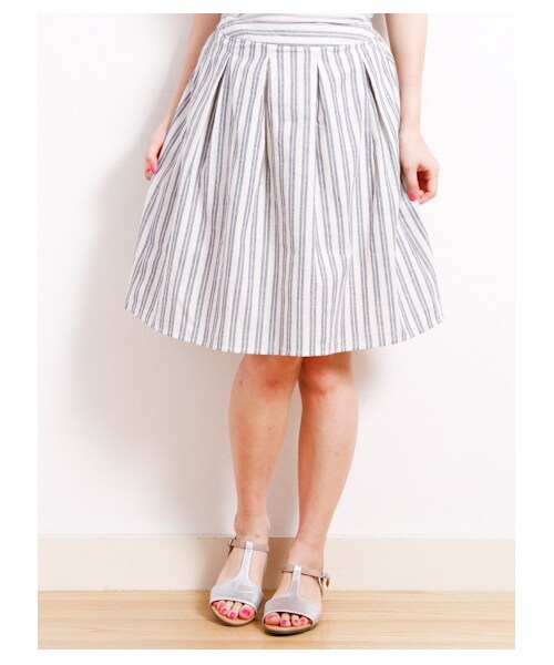 Green Parks fuuwa（グリーンパークスフーワ）の「・マルチストライプミディスカート（スカート・レディース・グレー/ブルー/ネイビー・F）」の2枚目の写真