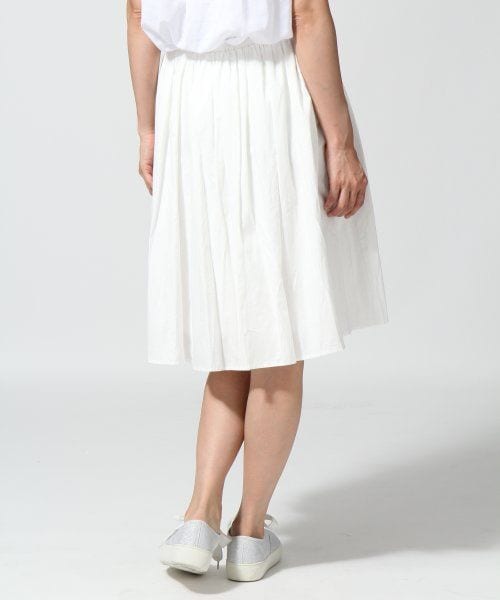 LEPSIM（レプシィム）の「コットンブロードギャザースカート（スカート・レディース・オフ/ブラック/カモフラ/ネイビー・Ｍ/Ｌ）」の6枚目の写真