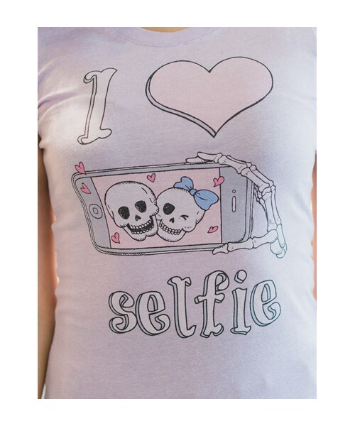 lazybone(レイジーボーン)の「I love selfie Tee *6/18到貨*(トップス・レディース・麻花紫色・S/M/L)」の6枚目の写真