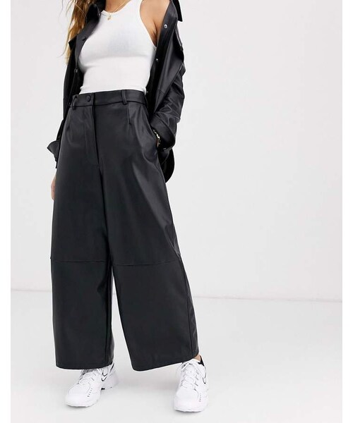 WEEKDAY（ウィークデイ）の「Weekday regina PU wide leg pants in black（その他パンツ・レディース・Black・Us 0/Us 2/Us 4/Us 6/Us 8/Us 10/Us 12）」の4枚目の写真
