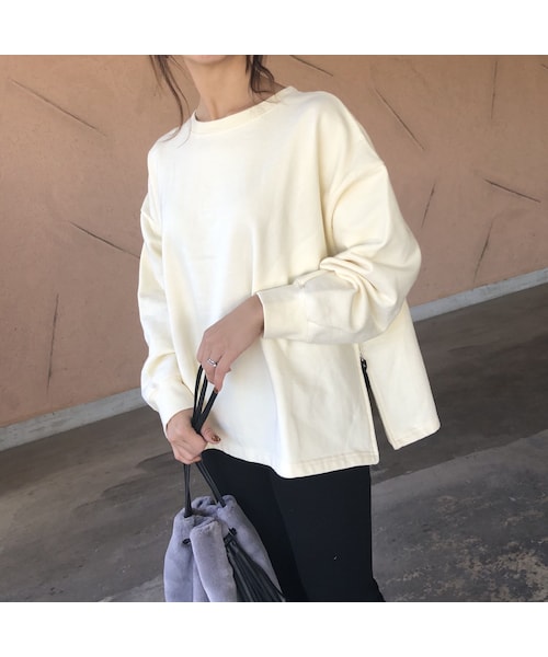 copine(コピン)の「10月23日再々入荷!大人気完売シリーズNEWカラー登場!サイドジッパーデザイン!バックプリント裏起毛トレーナー(2color)【クリックポスト対象商品】(スウェット・レディース・その他)」の4枚目の写真