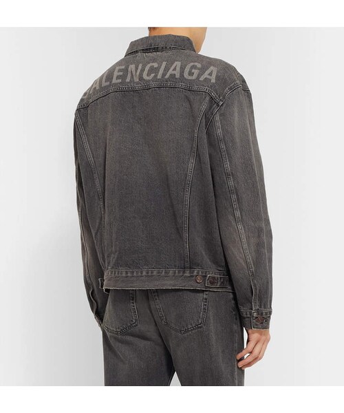 BALENCIAGA(バレンシアガ)の「Balenciaga Logo-Print Organic Denim Jacket(ジャケット/アウター・メンズ・Gray・It 44/It 46/It 48/It 50/It 52/It 54)」の4枚目の写真