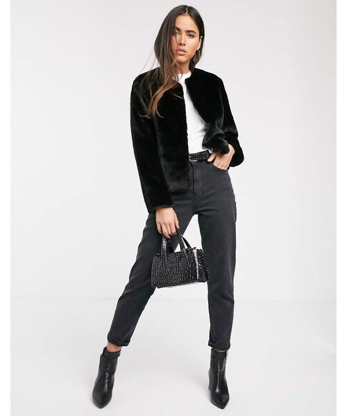 stradivarius（ストラディバリウス）の「Stradivarius faux fur jacket in black（ジャケット/アウター・レディース・Black・S）」の2枚目の写真
