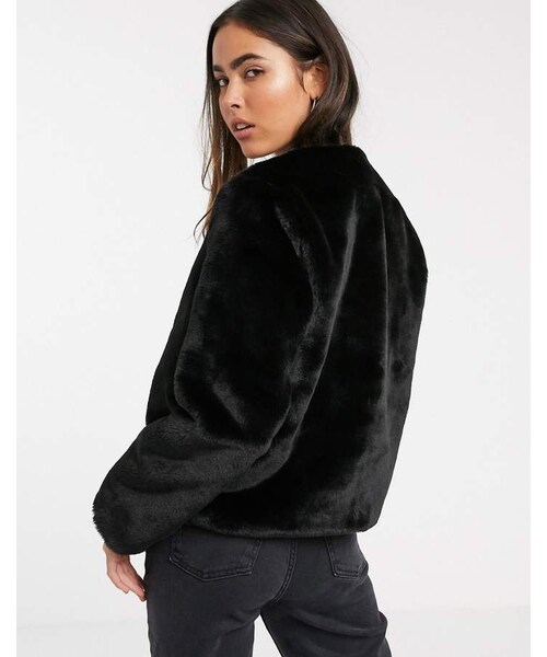 stradivarius（ストラディバリウス）の「Stradivarius faux fur jacket in black（ジャケット/アウター・レディース・Black・S）」の3枚目の写真