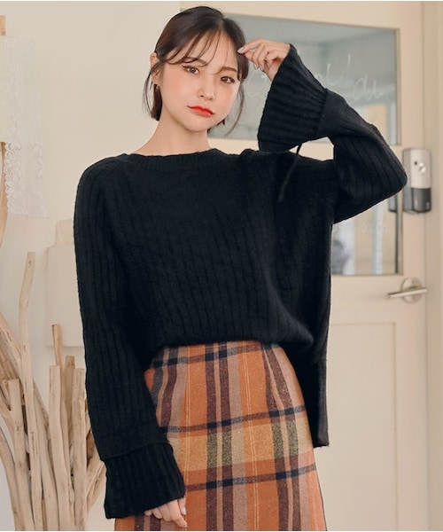 HOTPING(ホッピン)の「アンバランスリボンスリーブニット(ニット/セーター・レディース・Black/Brown/White/Blue・フリーサイズ)」の1枚目の写真