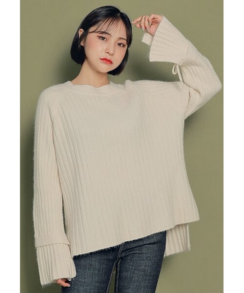 HOTPING(ホッピン)の「アンバランスリボンスリーブニット(ニット/セーター・レディース・Black/Brown/White/Blue・フリーサイズ)」の2枚目の写真