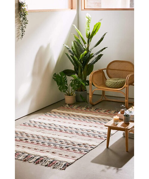 Urban Outfitters（アーバンアウトフィッターズ）の「Urban Outfitters Clara Woven Rug（ラグ