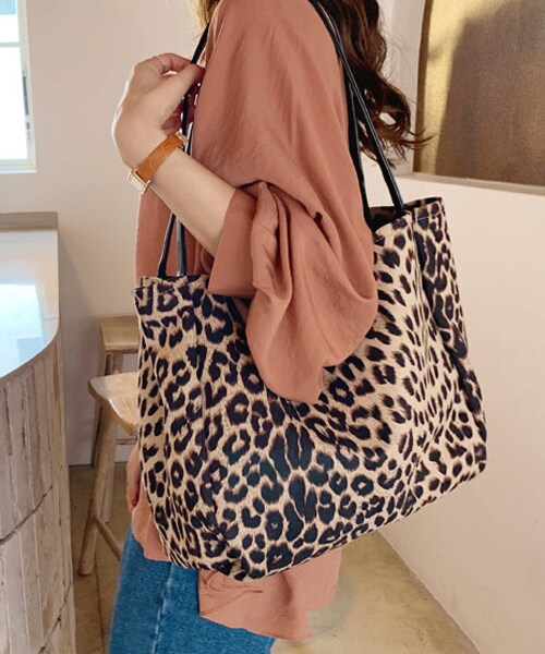 DHOLIC（ディーホリック）の「レオパードトートバッグ（トートバッグ・レディース・ブラウン/ベージュ・FREE）」の2枚目の写真