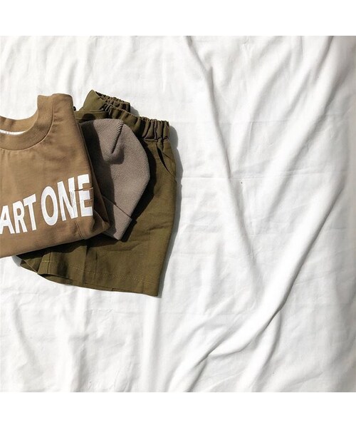 cache cache（カシュ カシュ）の「ARCH&LINE PART ONE L/S TEE　 (CAMEL)サイズ1.3（Tシャツ/カットソー・キッズ・その他）」の5枚目の写真