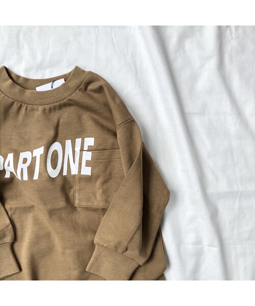 cache cache（カシュ カシュ）の「ARCH&LINE PART ONE L/S TEE　 (CAMEL)サイズ1.3（Tシャツ/カットソー・キッズ・その他）」の2枚目の写真