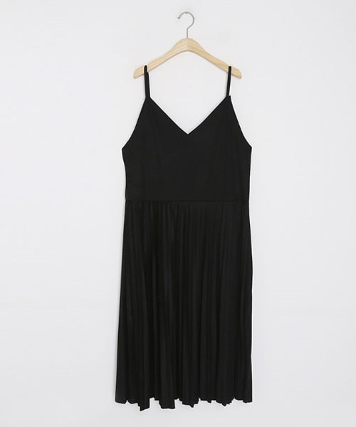 DHOLIC(ディーホリック)の「スエード調プリーツワンピース(ワンピース・レディース・ブラウン/ブラック/ベージュ・FREE)」の2枚目の写真