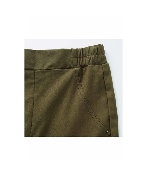 IEDIT（イディット）の「IEDIT[イディット] 裏起毛素材で伸びやかな ひざギャザー入り着やせレギンスパンツ〈ブラック〉（レディースファッション > ボトムス > その他ボトムス・レディース・ブラック・（ｳｴｽﾄ85-93/股下71cm）/（ｳｴｽﾄ69-77/股下71cm）/（ｳｴｽﾄ77-85/股下71cm）/（ｳｴｽﾄ69-77/股下76cm）/（ｳｴｽﾄ64-70/股下71cm）/（ｳｴｽﾄ64-70/股下66cm）/（ｳｴｽﾄ64-70/股下76cm）/（ｳｴｽﾄ58-64/股下71cm）/（ｳｴｽﾄ58-64/股下66cm））」の5枚目の写真