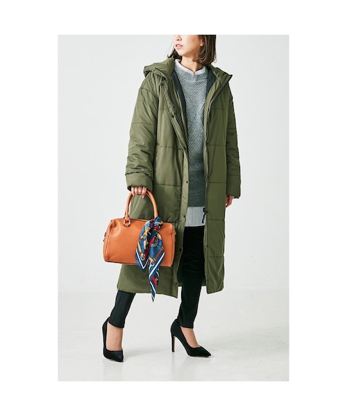 IEDIT（イディット）の「IEDIT[イディット] 裏起毛素材で伸びやかな ひざギャザー入り着やせレギンスパンツ〈ブラック〉（レディースファッション > ボトムス > その他ボトムス・レディース・ブラック・（ｳｴｽﾄ85-93/股下71cm）/（ｳｴｽﾄ69-77/股下71cm）/（ｳｴｽﾄ77-85/股下71cm）/（ｳｴｽﾄ69-77/股下76cm）/（ｳｴｽﾄ64-70/股下71cm）/（ｳｴｽﾄ64-70/股下66cm）/（ｳｴｽﾄ64-70/股下76cm）/（ｳｴｽﾄ58-64/股下71cm）/（ｳｴｽﾄ58-64/股下66cm））」の9枚目の写真