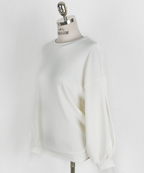 DHOLIC STYLE（ディーホリックスタイル）の「[minagram] スリットシアースリーブスウェット（スウェット・レディース・ブラック/ブルー/ホワイト/ピンク・FREE）」の2枚目の写真