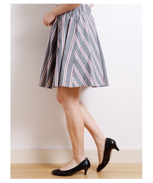 E hyphen world gallery（イーハイフンワールドギャラリー）の「・レジメンストライプスカート（スカート・レディース・レッド/サックスブルー・F）」の4枚目の写真