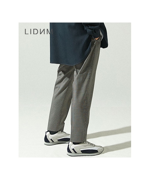 LIDNM(リドム)の「DRY WOOL TAPERED SLACKS(スラックス・メンズ・グレー系・SMALL/MEDIUM/LARGE)」の1枚目の写真