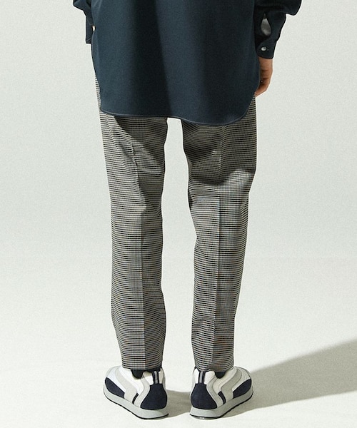 LIDNM(リドム)の「DRY WOOL TAPERED SLACKS(スラックス・メンズ・グレー系・SMALL/MEDIUM/LARGE)」の3枚目の写真