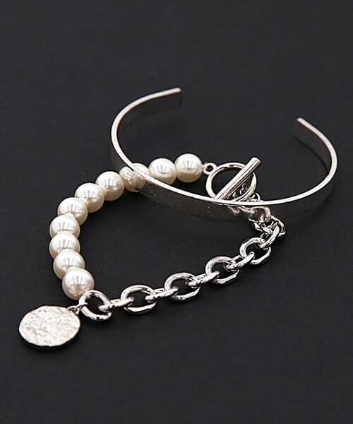 DHOLIC（ディーホリック）の「パールブレスレット&バングルSET（ブレスレット・レディース・ゴールド/シルバー・FREE）」の2枚目の写真