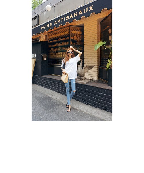 STYLENANDA（スタイルナンダ）の「ナチュラル系ウォッシングルーズＴシャツ（トップス・レディース・ホワイト/カーキ/ベージュ/ブラック/メランジグレー・フリーサイズ）」の5枚目の写真