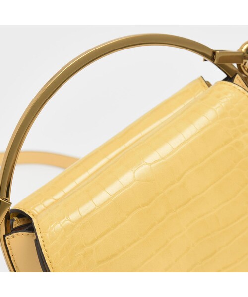 CHARLES & KEITH(チャールズ & キース)の「クロックエフェクト サーキュラーバッグ / Croc-Effect Circular Bag (Yellow)(バッグ・レディース・Yellow・S/FREE)」の4枚目の写真