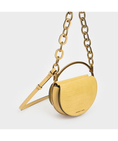 CHARLES & KEITH(チャールズ & キース)の「クロックエフェクト サーキュラーバッグ / Croc-Effect Circular Bag (Yellow)(バッグ・レディース・Yellow・S/FREE)」の3枚目の写真