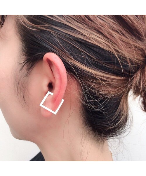 Dieu -by les desseins de DIEU-（デュー）の「デュー 39 スクエア フープ イヤーカフ（イヤリング（片耳用）・レディース・シルバー・free）」の3枚目の写真