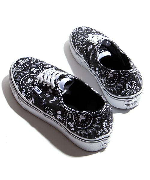 VANS(バンズ)の「AUTHENTIC (STAR WARS) STORMTROOPER BANDANA(シューズ・メンズ・その他/柄6・8/9/10)」の4枚目の写真
