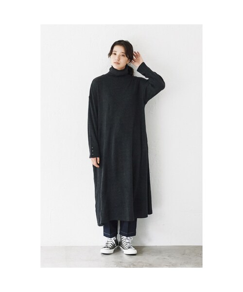 avecmoi（アヴェクモワ）の「アヴェクモワ タートルネックワンピース〈チャコール杢〉（レディースファッション > ワンピース・チュニック > ワンピース・レディース・グレー・（身幅61/総丈118cm）/（身幅64/総丈118cm）/（身幅58/総丈118cm）/（身幅55/総丈118cm））」の3枚目の写真