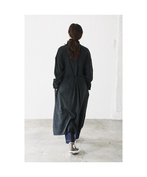 avecmoi（アヴェクモワ）の「アヴェクモワ タートルネックワンピース〈チャコール杢〉（レディースファッション > ワンピース・チュニック > ワンピース・レディース・グレー・（身幅61/総丈118cm）/（身幅64/総丈118cm）/（身幅58/総丈118cm）/（身幅55/総丈118cm））」の5枚目の写真