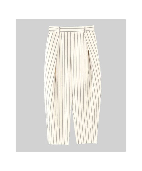 KBF（ケイビーエフ）の「ストライプフロントタックパンツ（パンツ・レディース・ネイビー×グレー/オフ×ライトグレー・one）」の2枚目の写真