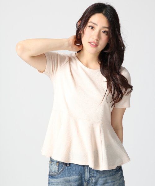 LOWRYS FARM（ローリーズファーム）の「ジャガードペプラムプルオーバーショートスリーブ（トップス・レディース・オフ/グレー/ピンク/ネイビー・Ｍ/Ｌ）」の4枚目の写真