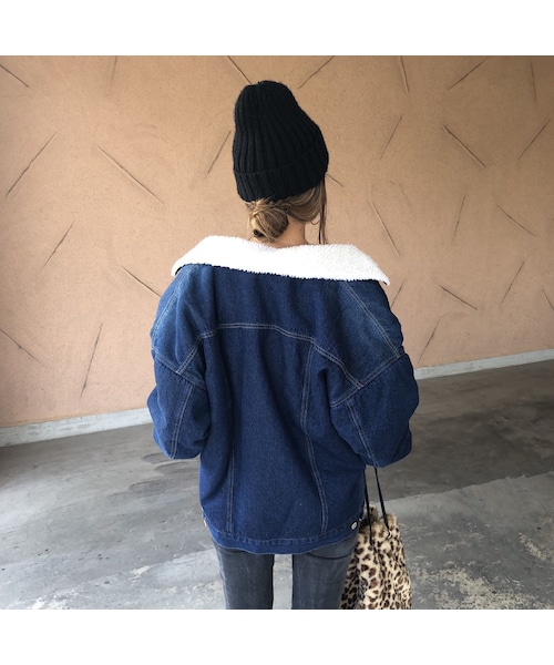 copine（コピン）の「1月16日再々入荷！ゆる可愛い！オーバーサイズ裏ボアデニムジャケット（デニムジャケット・レディース・その他）」の8枚目の写真