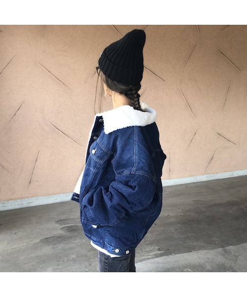 copine（コピン）の「1月16日再々入荷！ゆる可愛い！オーバーサイズ裏ボアデニムジャケット（デニムジャケット・レディース・その他）」の2枚目の写真