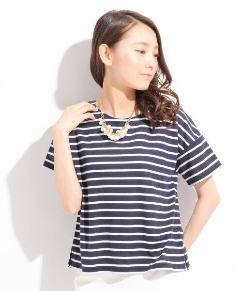 LOWRYS FARM(ローリーズファーム)の「ポンチボーダーバックZIPプルオーバーショートスリーブ2/mikoa(トップス・オフ/ブルー/ネイビー・M/L)」の3枚目の写真