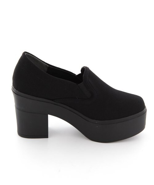 LOWRYS FARM（ローリーズファーム）の「ＳＳヒールスリッポン２（シューズ・レディース・ホワイト/ブラック・Ｍ/Ｌ）」の4枚目の写真