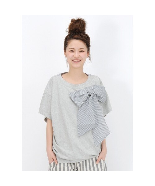 jevous enprie!（ジュヴゾンプリ）の「jevous enprie! / おリボンティー� / カットソー（トップス・レディース・white(01)/light blue(11)/navy(13)/gray(24)・01）」の2枚目の写真