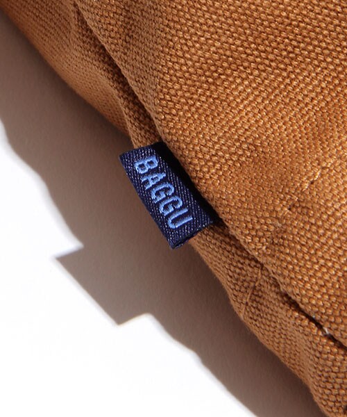 BAGGU(バグー)の「MINI DUCK BAG(バッグ・メンズ・ブラック/ブラウン/レッド・ONE SIZE)」の10枚目の写真