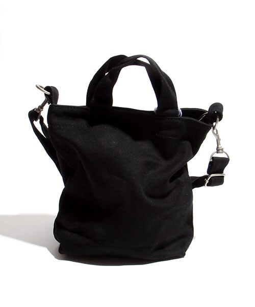 BAGGU(バグー)の「MINI DUCK BAG(バッグ・メンズ・ブラック/ブラウン/レッド・ONE SIZE)」の1枚目の写真
