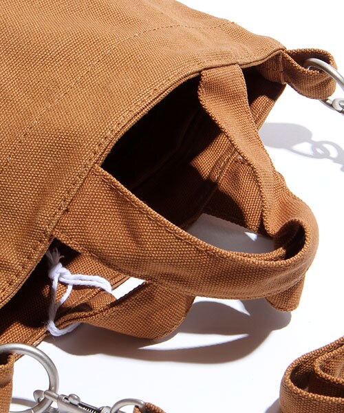 BAGGU(バグー)の「MINI DUCK BAG(バッグ・メンズ・ブラック/ブラウン/レッド・ONE SIZE)」の9枚目の写真